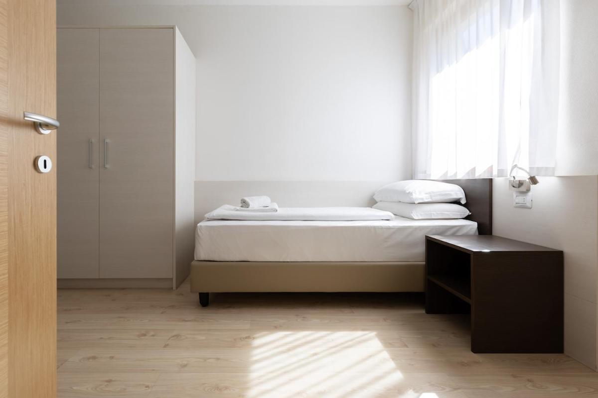 Residence La Corte Danese Тори дел Бенако Екстериор снимка